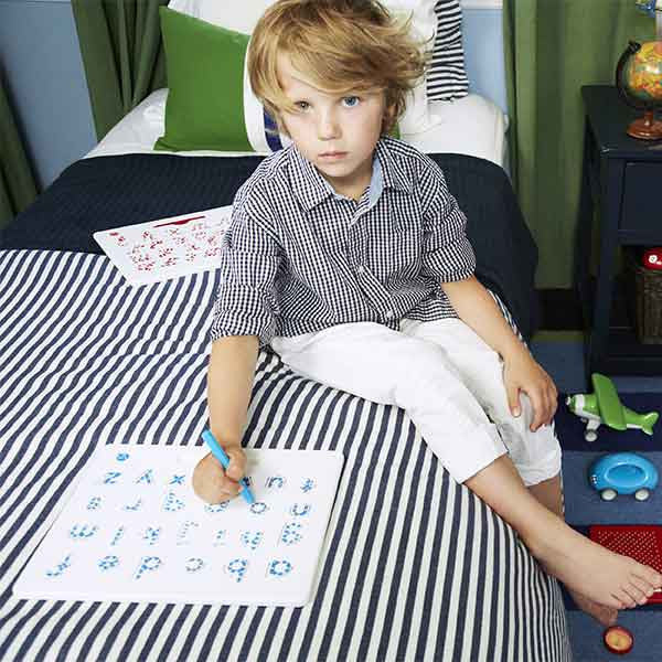 Child printing with Magnetic Board